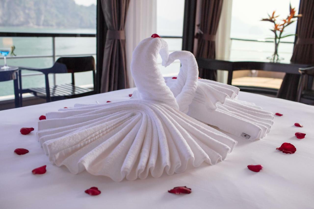 Scarlet Pearl Cruises Hotel Ha Long Buitenkant foto